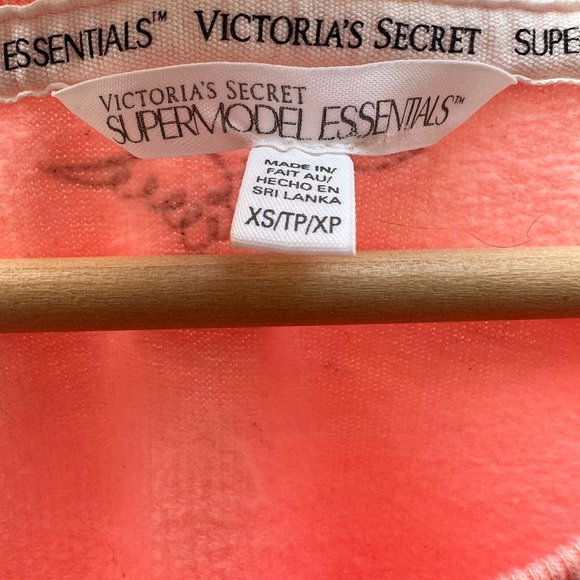 Victoria's Secret 3/4 sleeve sweater - Picture 2 of 3